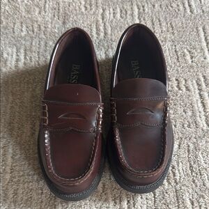 BASS Kids Size 2, Brown Leather Loafers Slip-On Classic